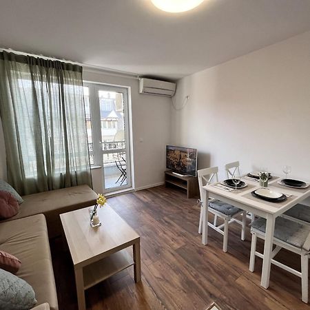 Central Cosy, Fully Renovated 2Bd Near The Cathedral Varna Bagian luar foto