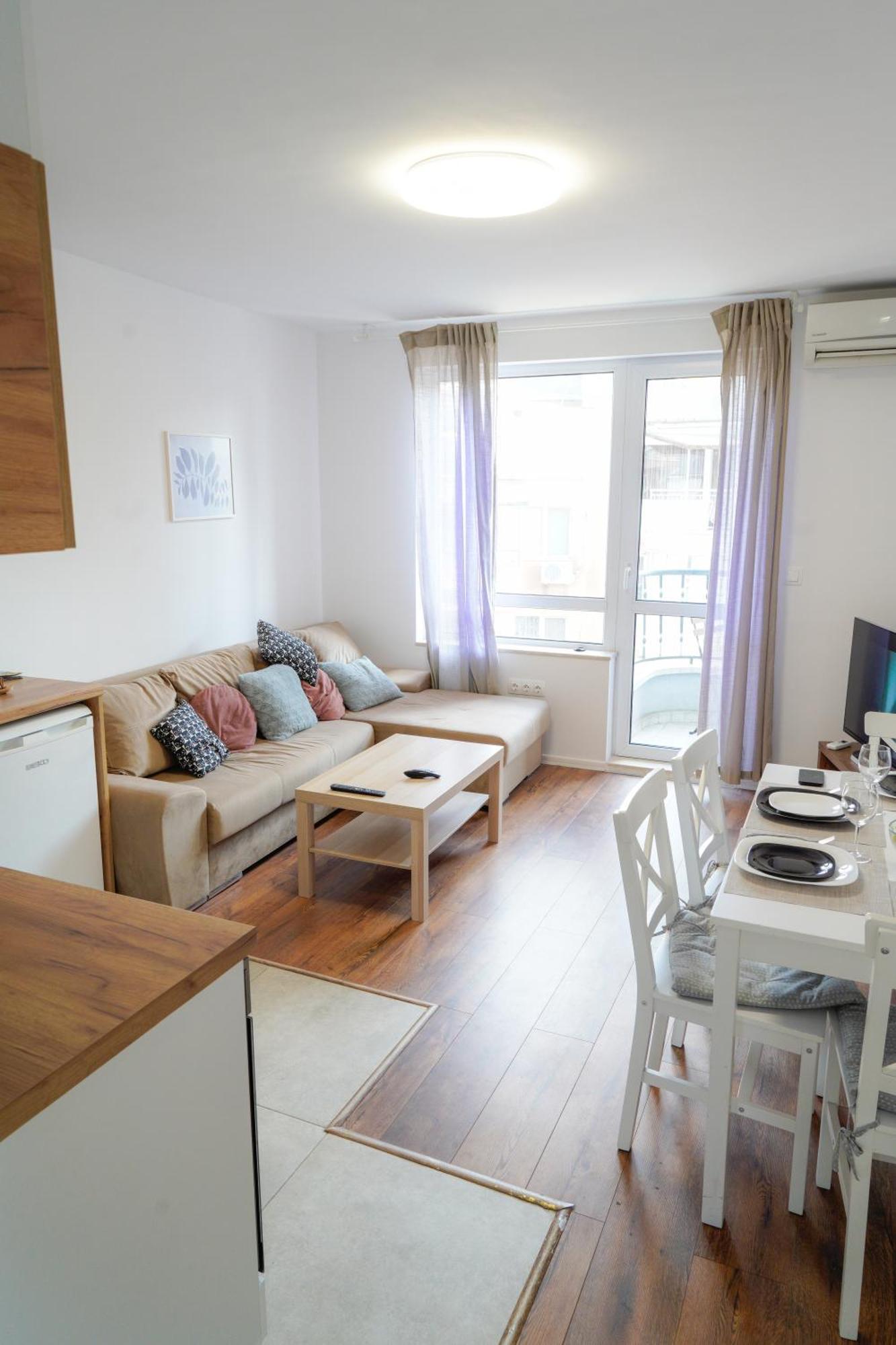 Central Cosy, Fully Renovated 2Bd Near The Cathedral Varna Bagian luar foto