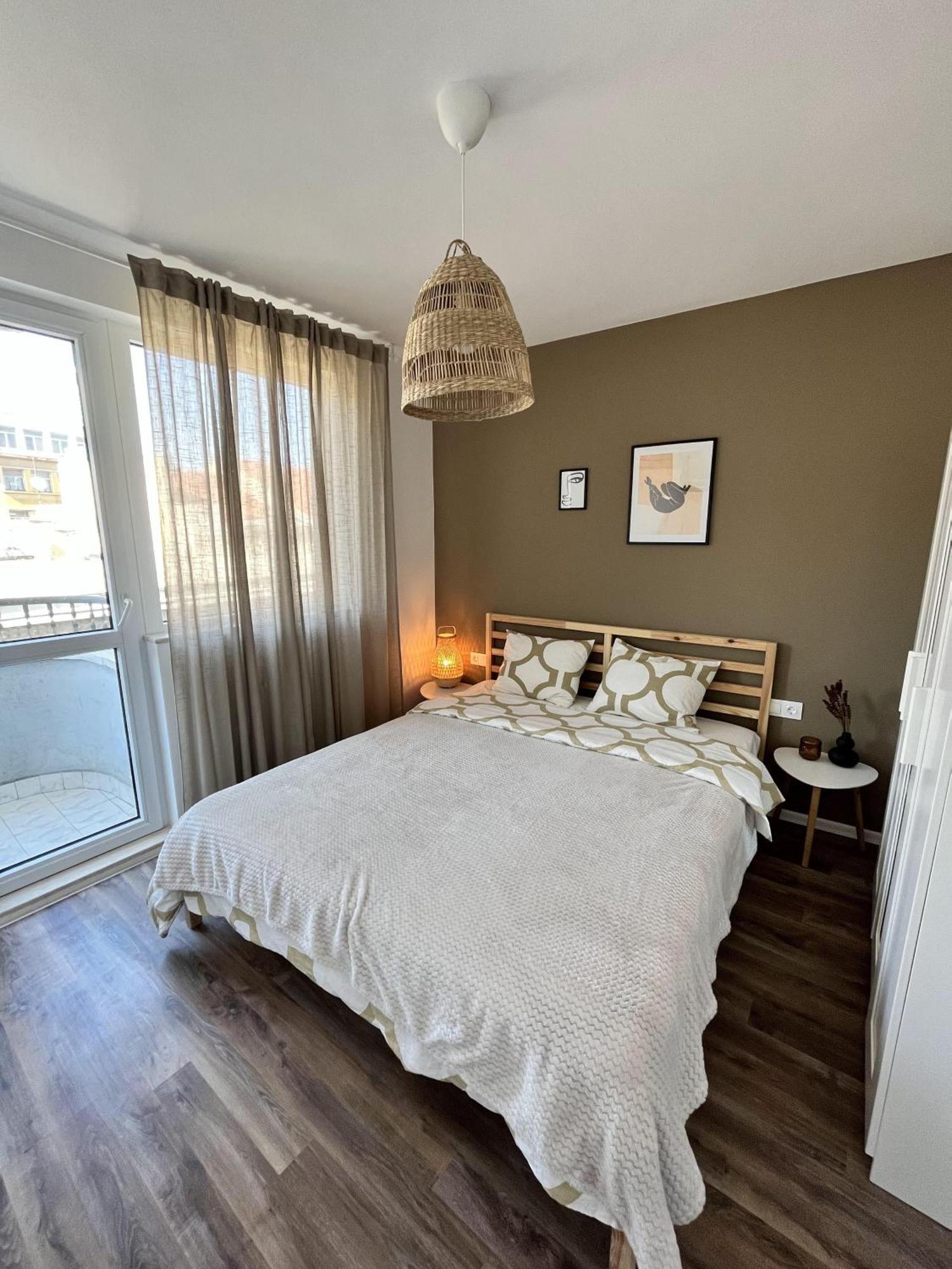 Central Cosy, Fully Renovated 2Bd Near The Cathedral Varna Bagian luar foto