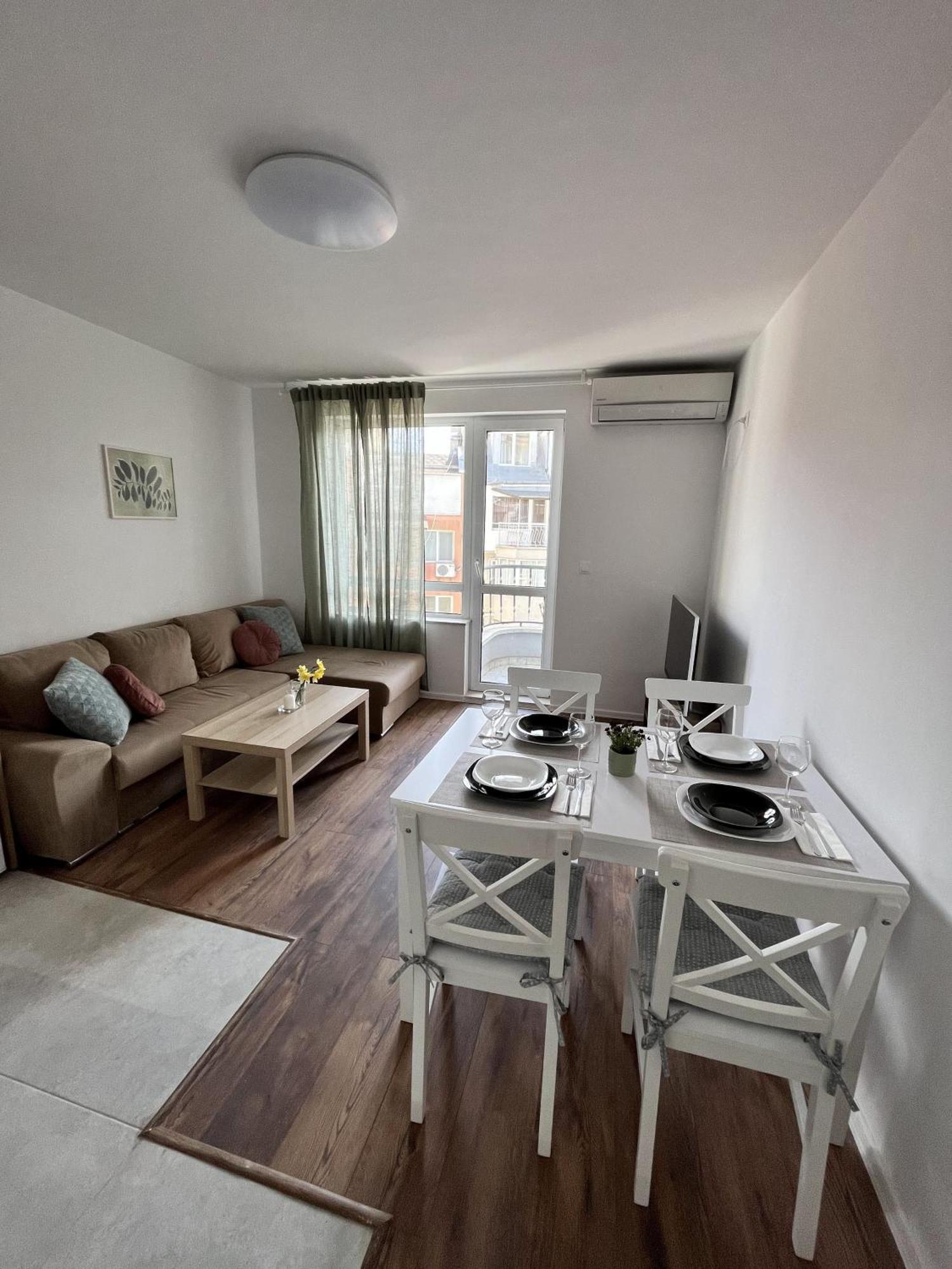 Central Cosy, Fully Renovated 2Bd Near The Cathedral Varna Bagian luar foto