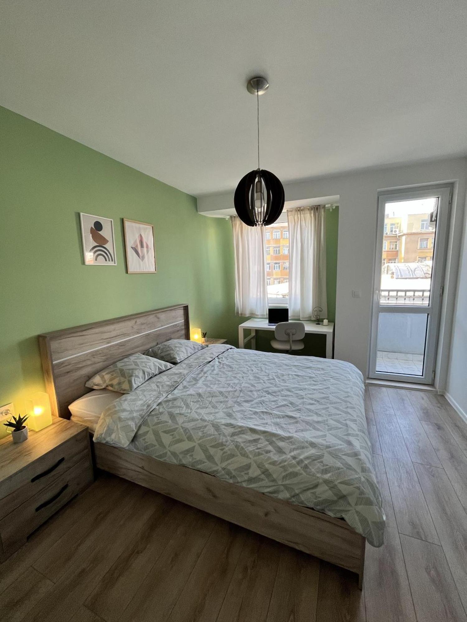 Central Cosy, Fully Renovated 2Bd Near The Cathedral Varna Bagian luar foto